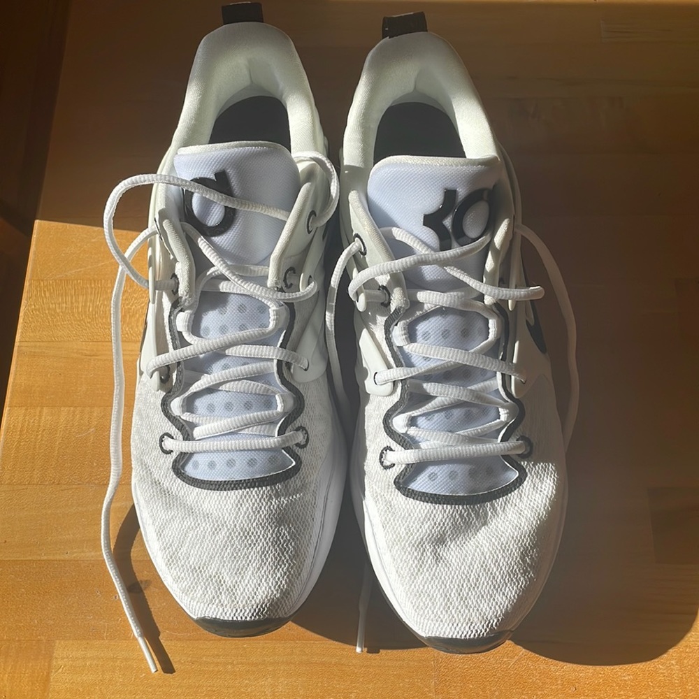 KD 15 Plain white